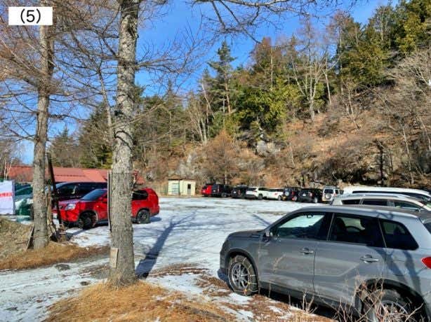 やまのこ村・赤岳山荘を通過すると美濃戸駐車場