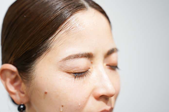 水で落ちにくい眉毛