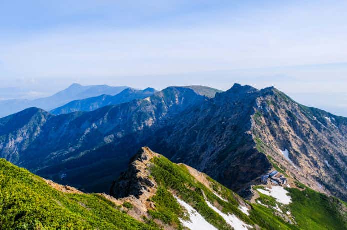 春の八ヶ岳登山 （赤岳から北八ヶ岳方面を望む）