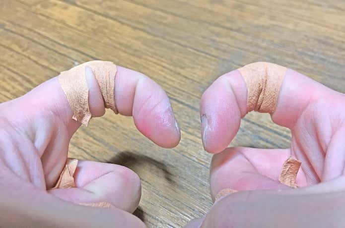 指関節 絆創膏の貼り方比較