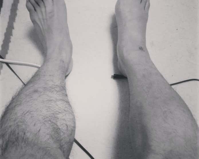 明らかに細くなってしまった右足