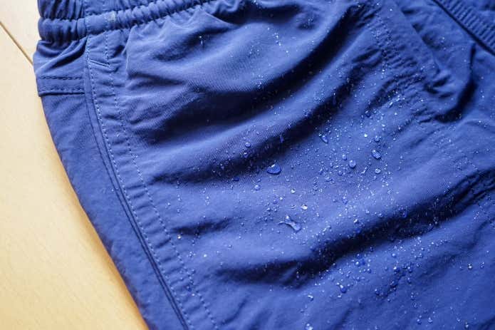 パタゴニアのバギーズパンツの撥水性