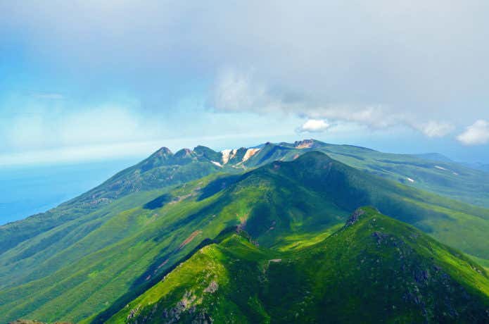 羅臼岳から望む知床連山・深田久弥はこの絶景を見ることができませんでした…