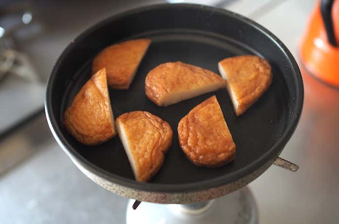 焼かれるさつまあげ