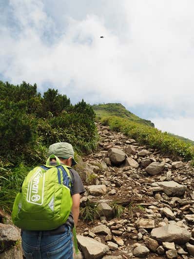 甥と岩菅山