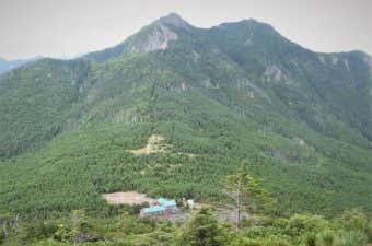 青年小屋遠景