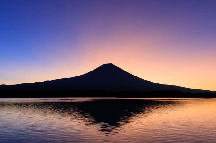 オレンジグラデーションの富士山