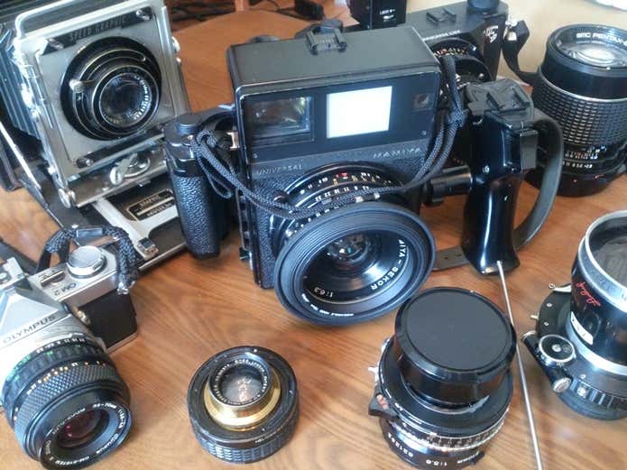 伊藤さんのカメラ　この記事内で使用した写真も撮影し、数冊の写真集も出版している