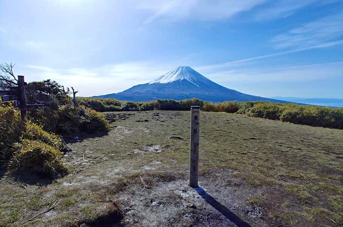 竜ヶ岳山頂から望む富士