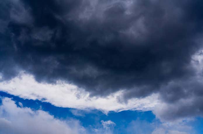 上流の雨