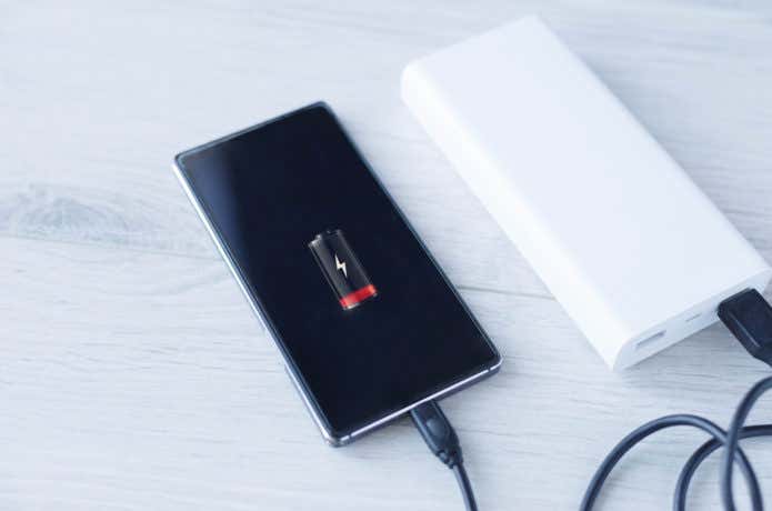 充電中のスマートフォン