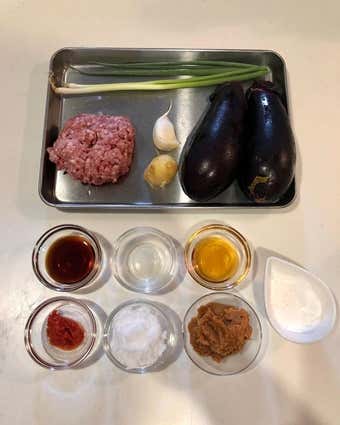 ナスと挽肉の味噌炒め煮　材料