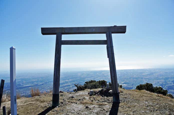 入道ヶ岳山頂・椿神社奥宮