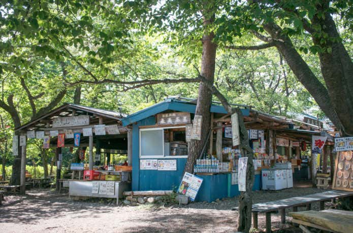 城山山頂の2軒の茶屋