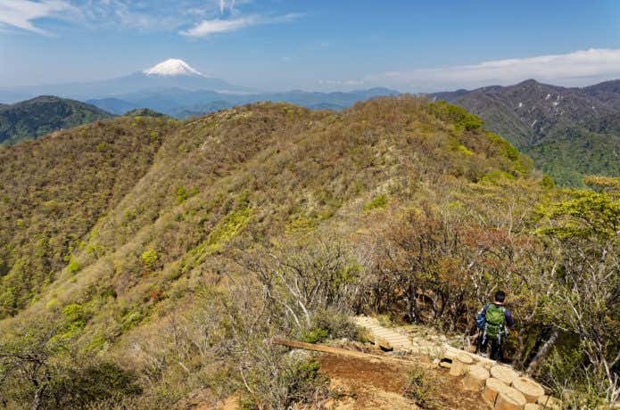 富士山を望む稜線