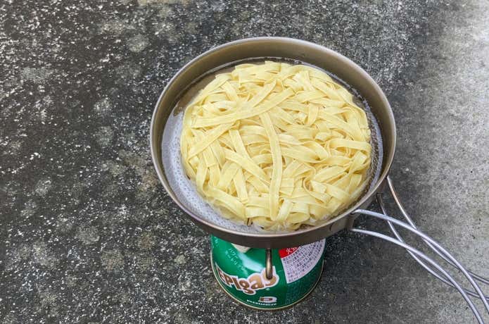 パスタ茹でる