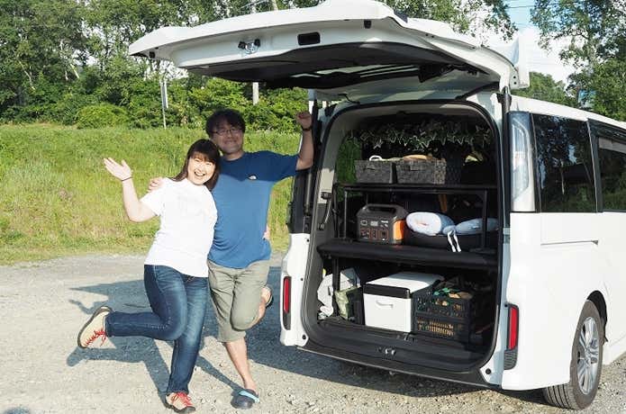 菅平牧場登山者Pにて　IZAK夫妻