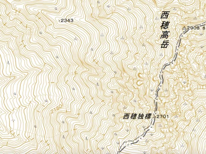 北アルプス・西穂高岳周辺は地形図ではこう描かれています