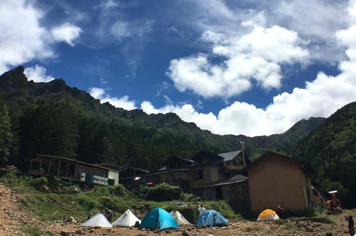 山小屋　テント場