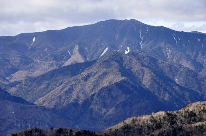 笠取山から初冬の北奥千丈岳と国師ヶ岳