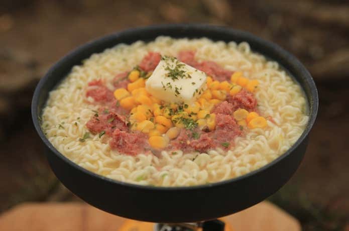 コンビーフコーンバターラーメン　完成