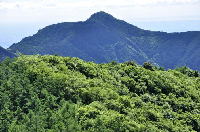 御前山より大岳を望む
