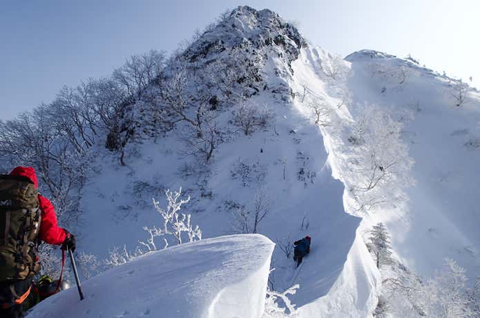 夏道と冬道はこんなに違う！雪山に挑戦する前に知っておきたい「冬の登山道」のこと | YAMA HACK[ヤマハック]