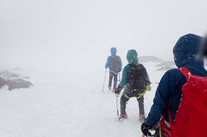 視界の悪い雪山