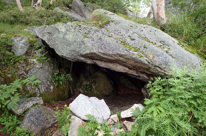 岩小屋