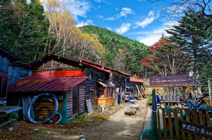 甲武信小屋