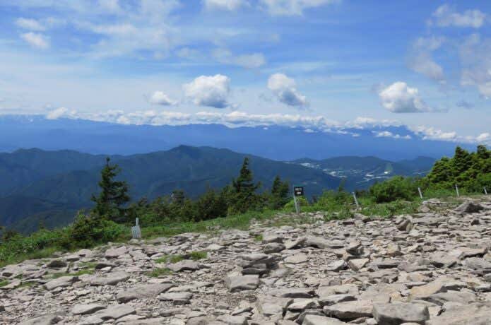 湯の丸山山頂