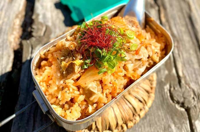 メスティンで焼売とキムチの炊き込みご飯