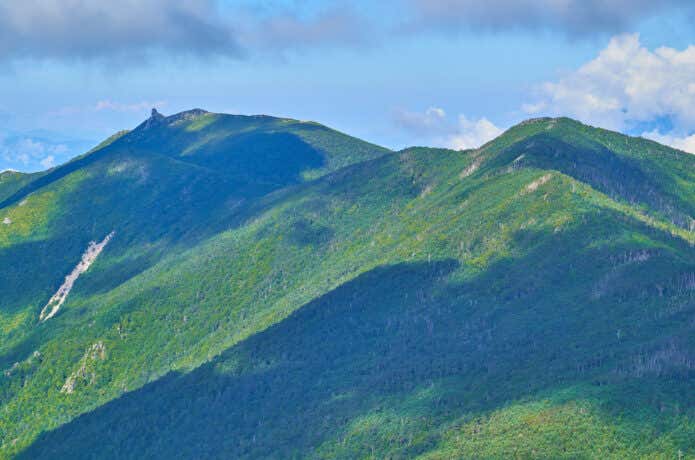 北奥千丈岳より望む金峰山と朝日岳