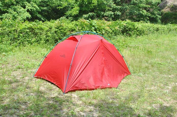 耐水性素材を使用したZerogramの山岳テントポール式設営で簡単に設営可能。 NEWS】ZEROGRAMの人気テントがバージョンアップ！さらに快適に