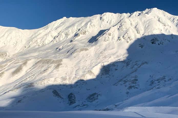 新雪をまとった立山