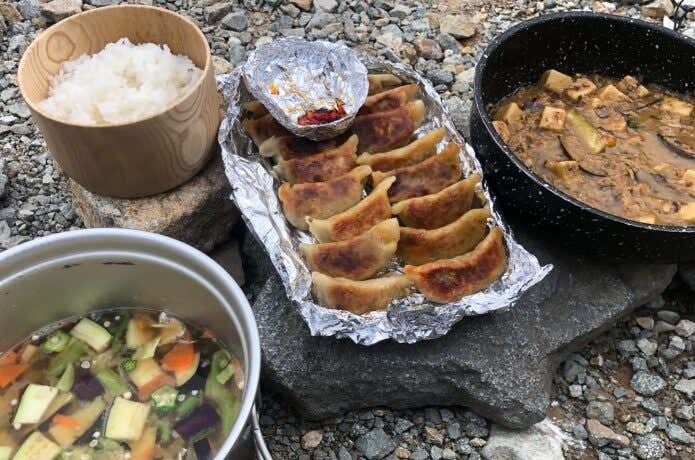 山ごはん　餃子など
