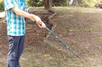 2.一番上のシャフト縮めてレバーを固定する