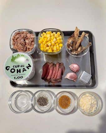 ガーリックピラフローストビーフのせ　材料