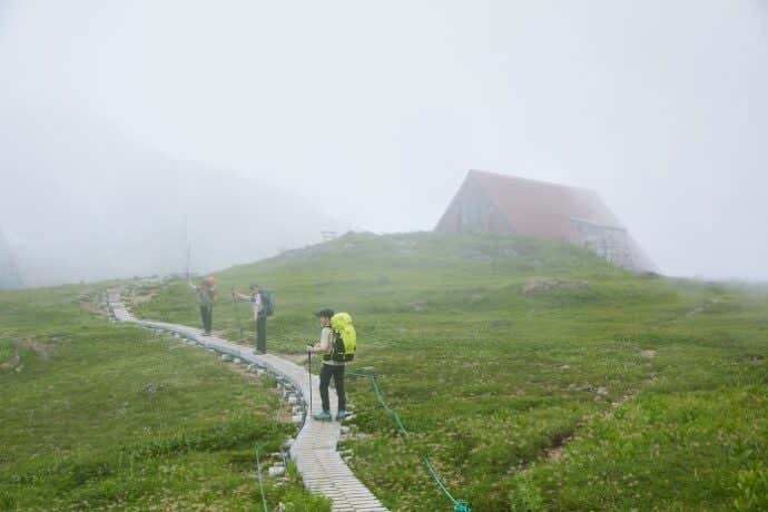 朝日小屋手前の木道