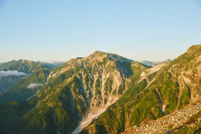 朝焼けと山並み