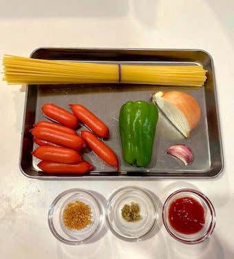 柚子胡椒入りナポリタン　材料