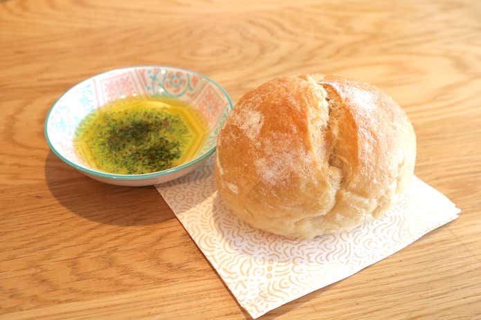 ガーリックソルト＆オリーブオイルはパンにつけると絶品