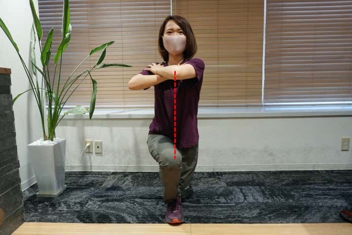 上半身を左右に捻る