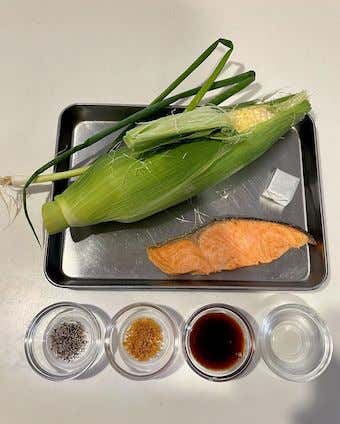 鮭とコーンの炊き込みご飯　材料