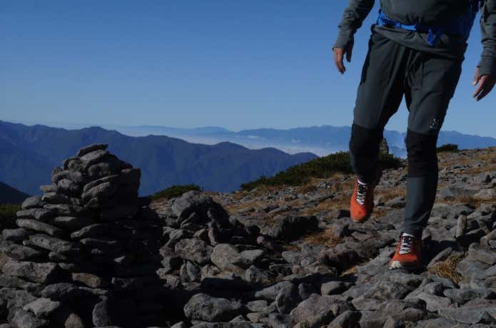 ローカットシューズとミッドカットシューズ、どちらが登山向きか