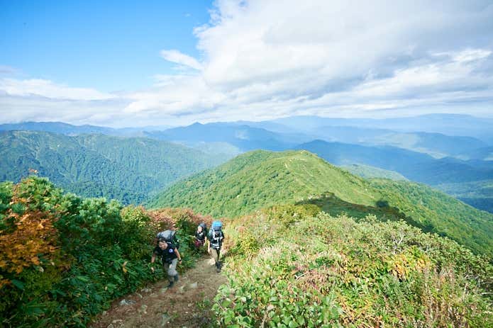 絶景の稜線とご当地グルメが待っている！初めての東北山行におすすめ