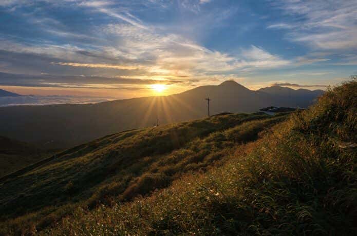 霧ヶ峰の朝日