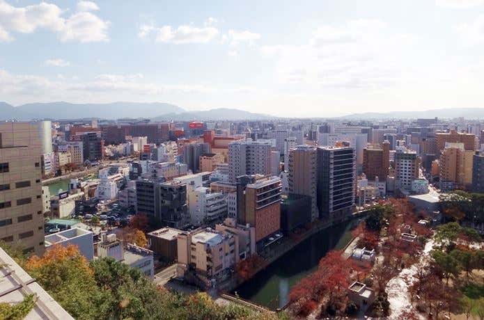 アクロス山山頂博多風景