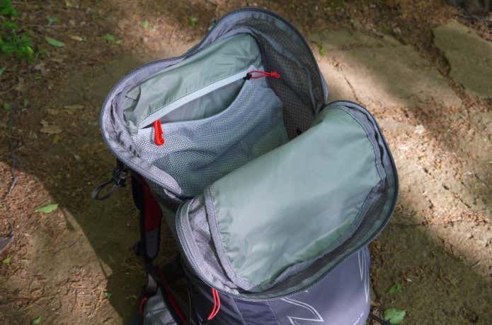 開口部はコの字型に開くトップローディング