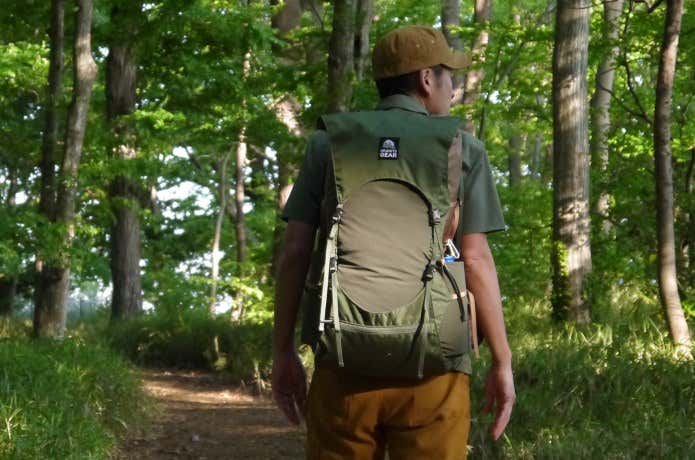 重量は軽くないが、背負えば軽い